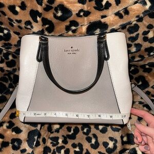 Kate Spade New York Surprise Outlet Crossbody Satchel. Lightly used.